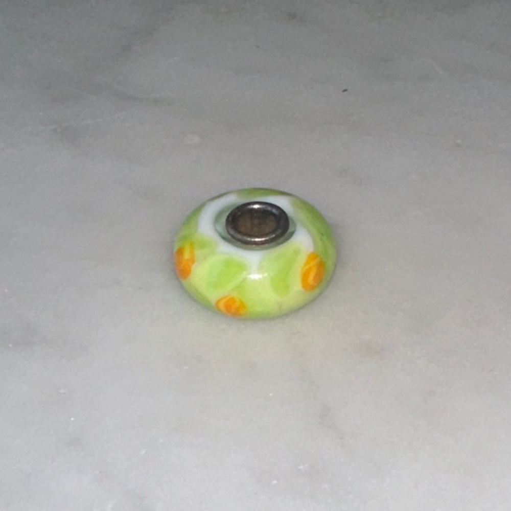 RETIRED 2012 Trollbeads Buttercup Murano Glass and Sterling Silver Bead - Picture 3 of 4